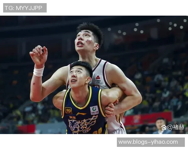 余嘉豪的成长之路:从少年天才到篮球场上的璀璨明星 余嘉豪的成长之路:从少年天才到篮球场上的璀璨明星